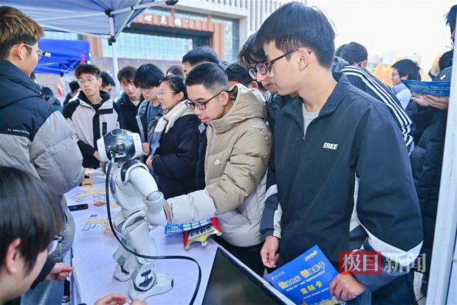 年华”武汉理工大学“数智”学生社区上线AYX爱游戏APP开在宿舍楼下的“嘉